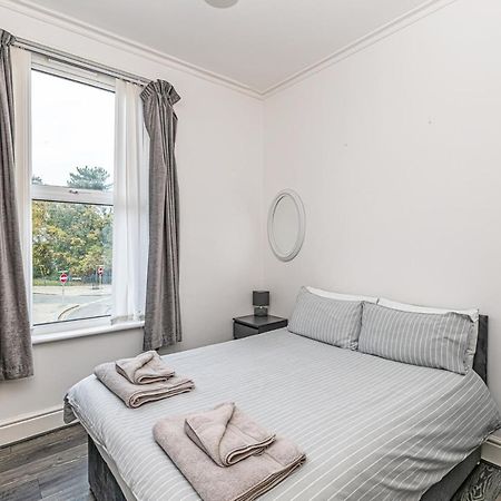 One Bedroom Holiday Apartment Colwyn Bay Exterior photo