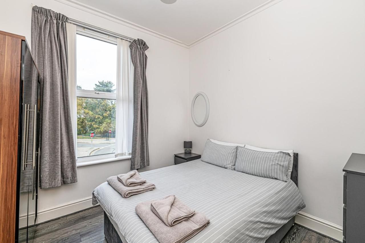 One Bedroom Holiday Apartment Colwyn Bay Exterior photo